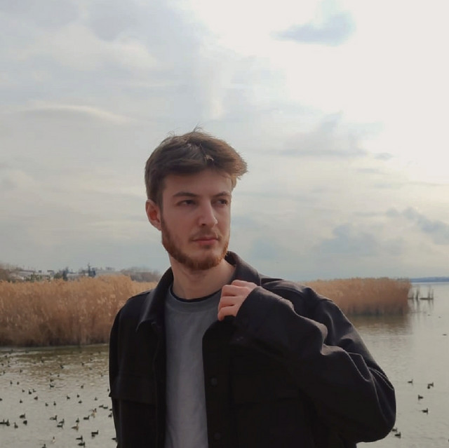 Ulaş Ay